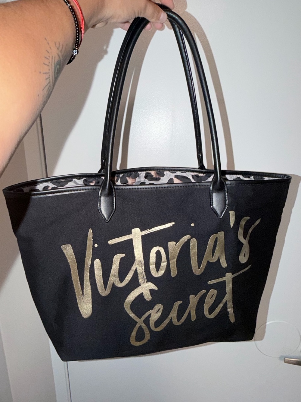 Victoria’s Secret Black & Gold Tote Bag – Leopard Print Lining - Picture 10 of 10